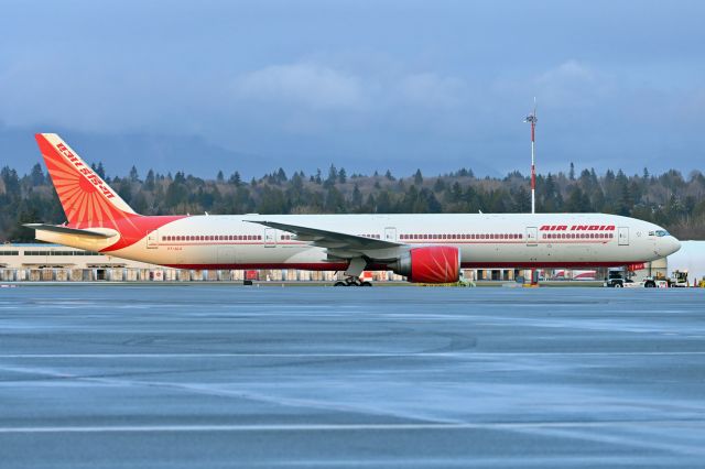 BOEING 777-300 (VT-ALU)