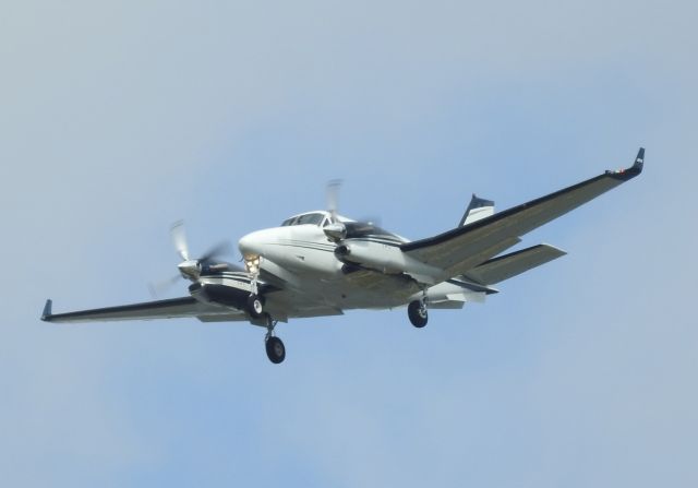 Beechcraft King Air 90 (N886TX)