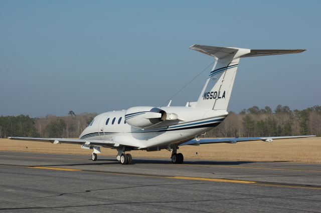 Cessna Citation III (N650LA) - Taxiing on alpha to parking at Lone Star.