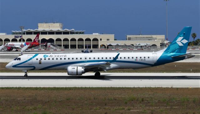 EMBRAER 195 (I-ADJQ) - On landing RW31