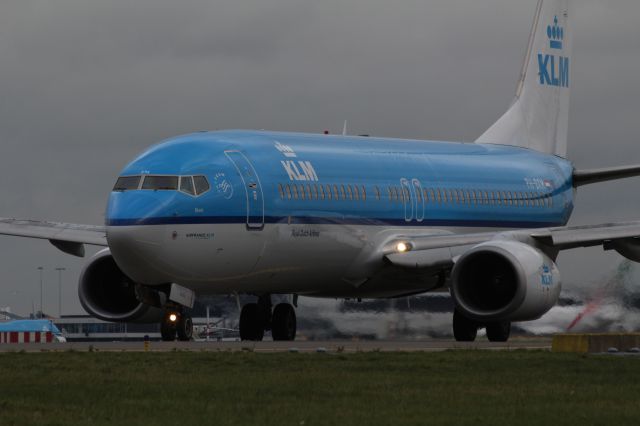Boeing 737-700 (PH-BXM) - Boeing 737-8K2, KLM, taxiing to the runway Polderbaan at Schiphol Amsterdam Airport (Holland).