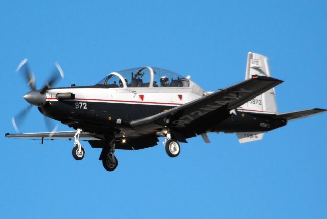 Raytheon Texan 2 (16-5972) - Texan II short final RWY 27