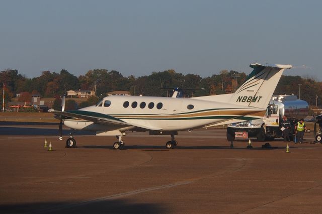 Beechcraft Super King Air 200 (N88MT)