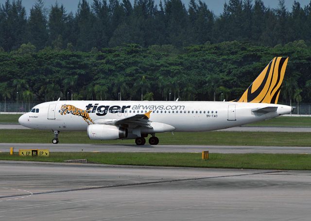 Airbus A320 (9V-TAO)