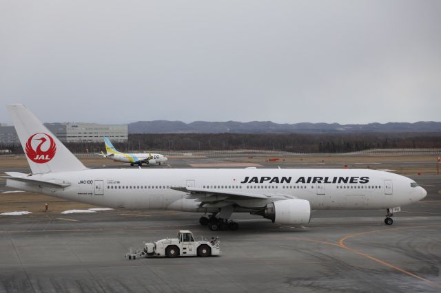 Boeing 777-200 (JA010D) - December 2nd 2017:CTS-HND.