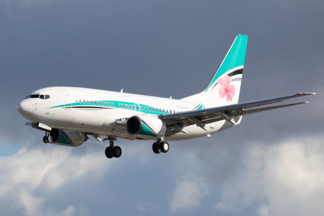 Boeing 737-700 (N737KA)