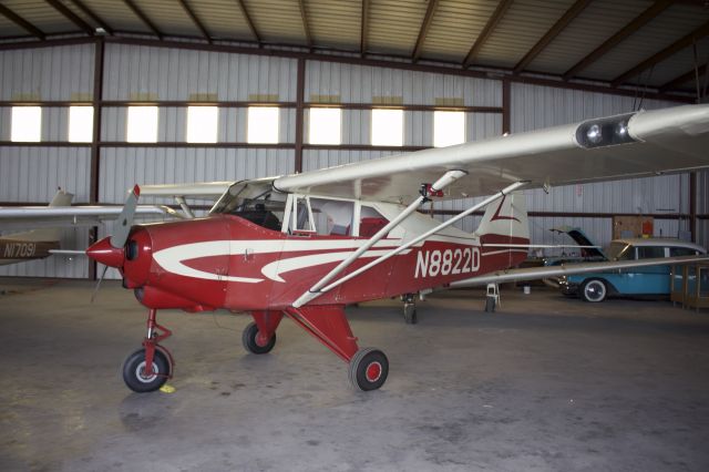 Piper PA-22 Tri-Pacer (N8822D)