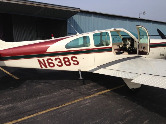 Beechcraft Bonanza (33) (N638S)