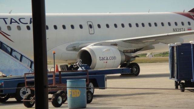 Embraer ERJ-190 (N935TA)