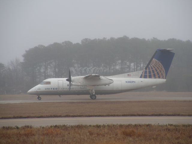 de Havilland Dash 8-200 (N360PH)