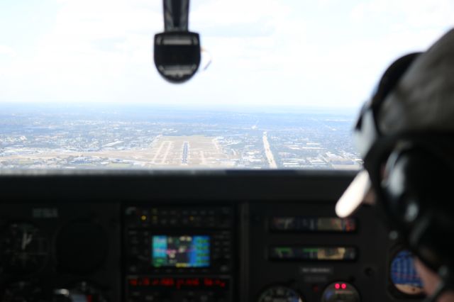 Cessna Skylane RG (N9271R) - 26 approach