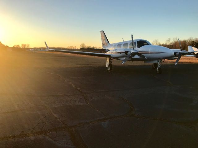 Piper Navajo (N770JF)