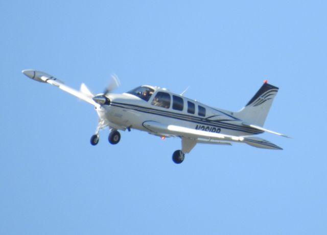 Beechcraft Bonanza (36) (N261RB)