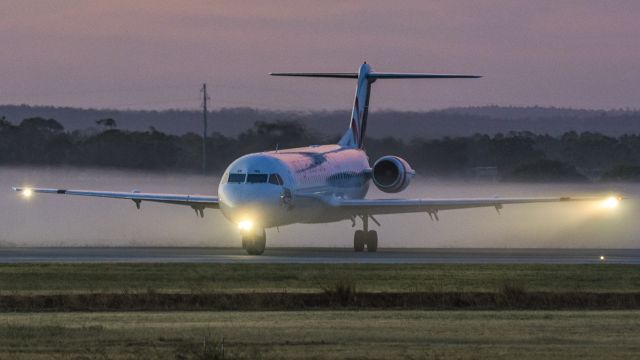 Fokker 100 (VH-FNN)