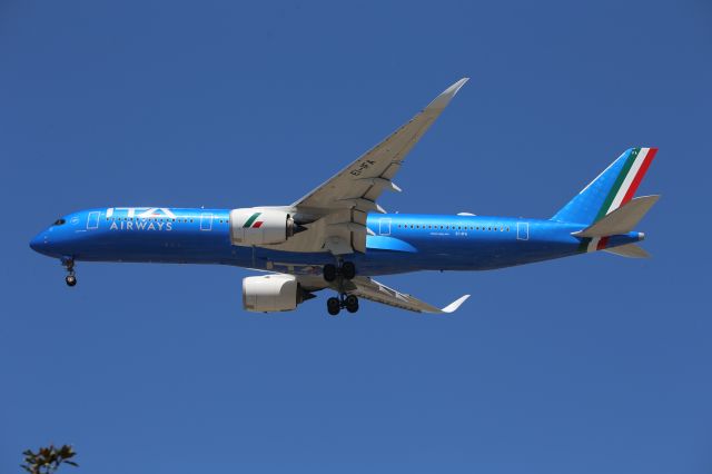 Airbus A350-900 (EI-IFA)