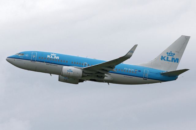 Boeing 737-700 (PH-BGM) - KLM1082 departing on the short flight back to Amsterdam