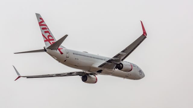 Boeing 737-800 (VH-YIS)