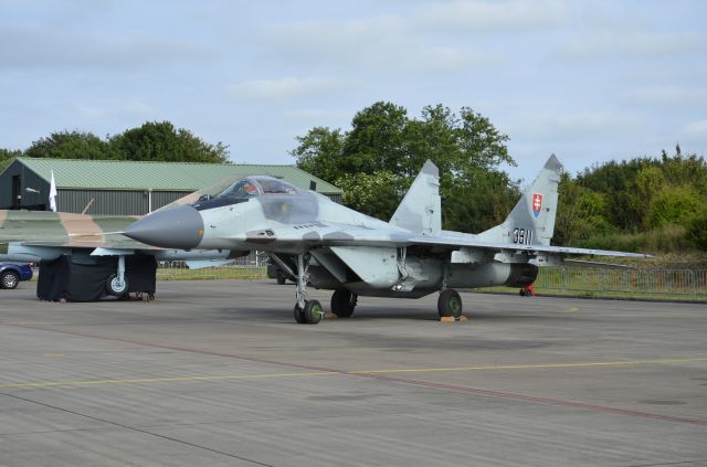 MIKOYAN MiG-33 — - MIG MI-29