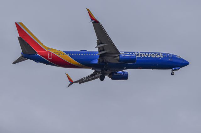 Boeing 737-800 (N86184)