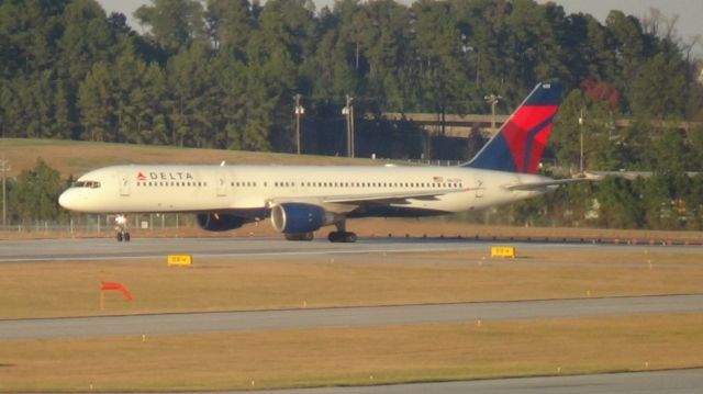 Boeing 757-200 (N6709) - Taken December 11, 2014.