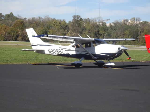 Cessna Skylane (N9086Z)