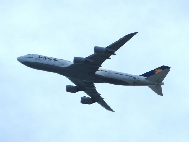 Boeing 747-200 (D-ABYQ) - Flying overhead the Golden Gate Bridge 