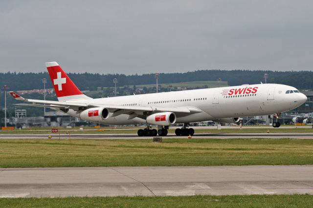 Airbus A340-300 (HB-JMJ)