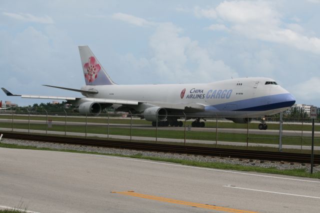 Boeing 747-400 (B-18706)