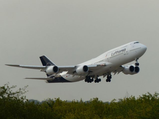 BOEING 747-8 (D-ABYA)