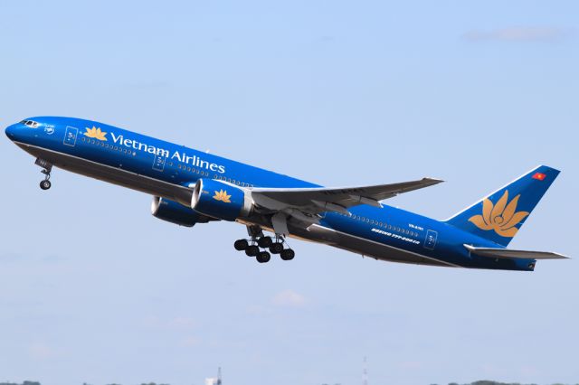 Airbus A330-200 (VN-A141)