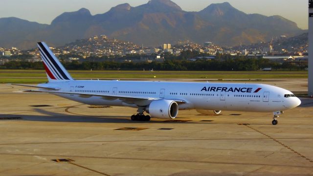 Boeing 777-200 (F-GZNP)