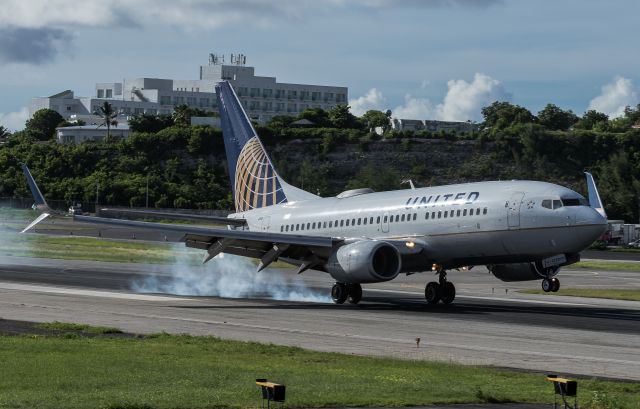 Boeing 737-700 (N17752)