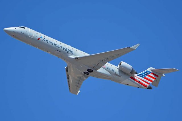 Canadair Regional Jet CRJ-700 (N706SK) - American Eagle CRJ-701ER N706CK at Phoenix Sky Harbor on September 16, 2017. It is operated by SkyWest Airlines. Its construction number is 10149. It was delivered to SkyWest Airlines on June 4, 2004.