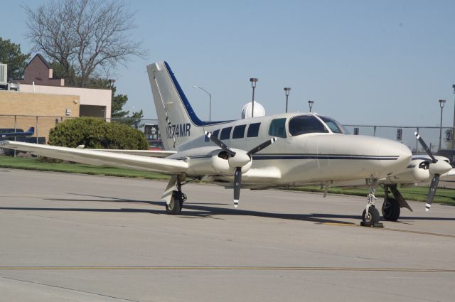 Cessna 402 (N274MR)