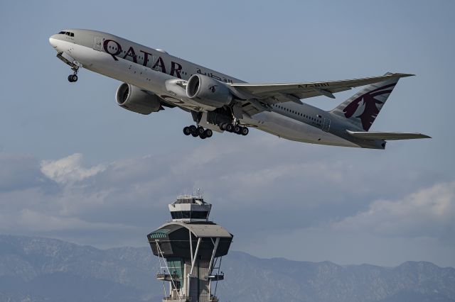 BOEING 777-200LR (A7-BBI)