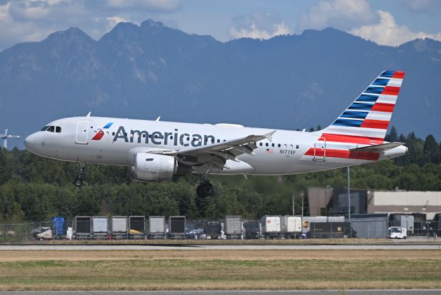 Airbus A319 (N177XF)