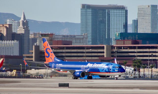 Boeing 737-800 (N819SY) - Taxiing to the gate after arrival