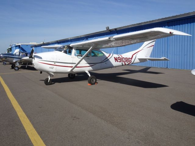 Cessna Skylane (N9108G)