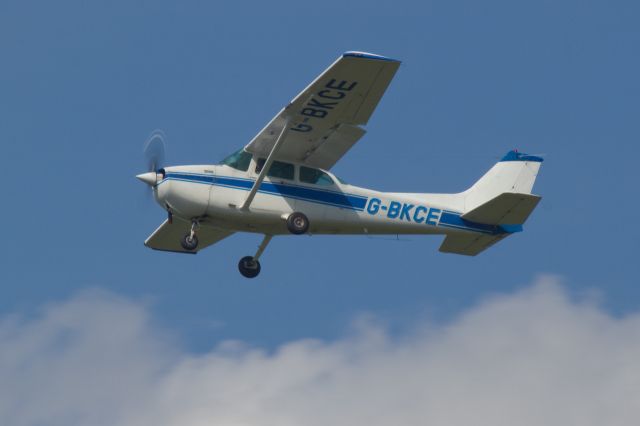 Cessna Skyhawk (G-BKCE)