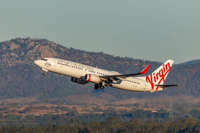 Boeing 737-800 (VH-YIL)