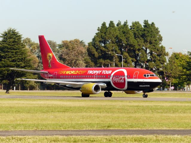 BOEING 737-300 (G-POWC) - La llegada de la Copa Mundial de Futbol a la Argentina 