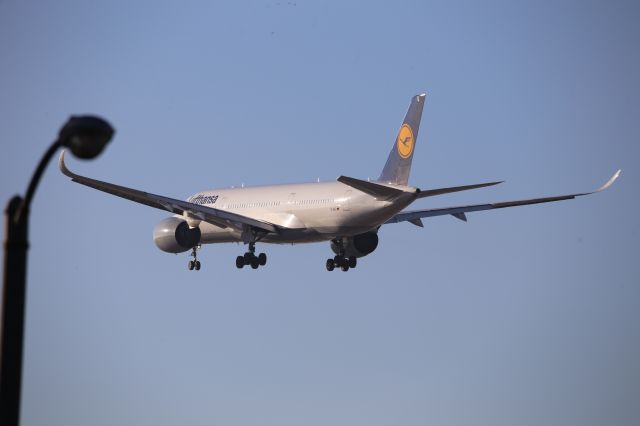 Airbus A350-900 (D-AIXE)
