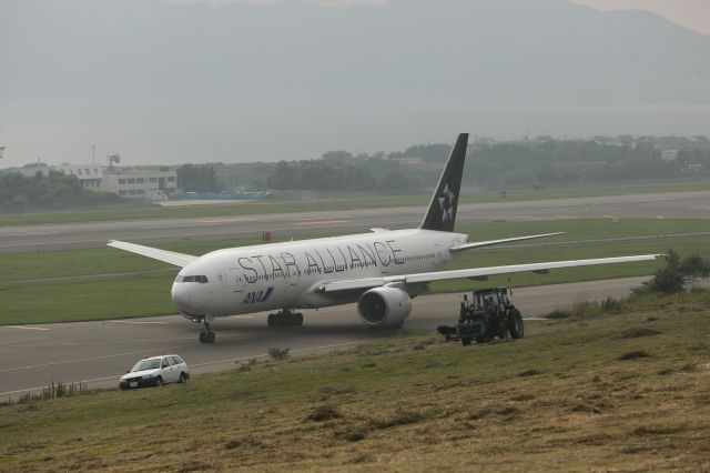 Boeing 777-200 (JA712A) - 06 August 2015:HKD-HND.