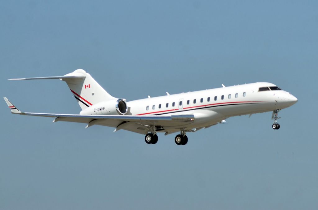 Bombardier Global Express (C-GWHF)