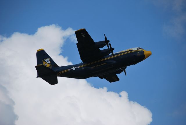 Lockheed EC-130J Hercules (17-0000) - Flying for the Blue Angels wednesday practice.