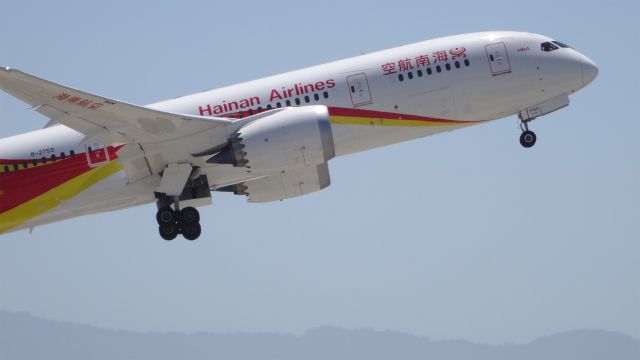 Boeing 787-8 (B-2759) - B-2759 Hainan Airlines Boeing 787-8 Dreamliner - cn 38056 / ln 274br /First Flight * Mar 2015br /Age 0.3 Yearsbr /2015-06-15 HU7990 San Jose (SJC)-->Beijing (PEK) 14:15-->Estimated 16:51br /中国海南航空，圣何塞飞北京，首航，B-2759从30R跑道起飞。