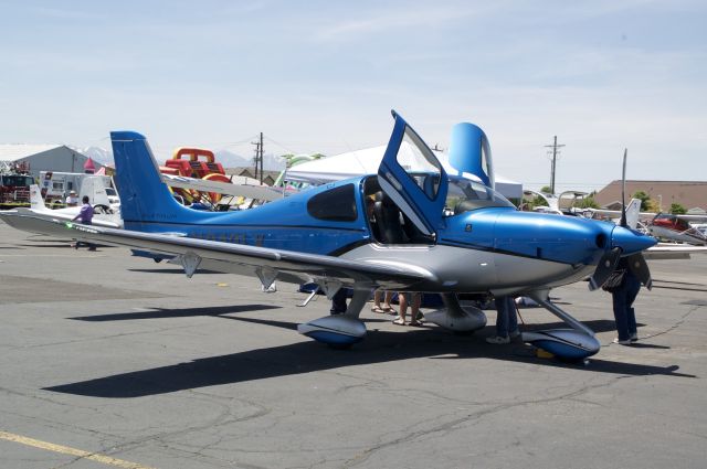 Cirrus SR-22 (N313LK) - 2 MONTH OLD G6 