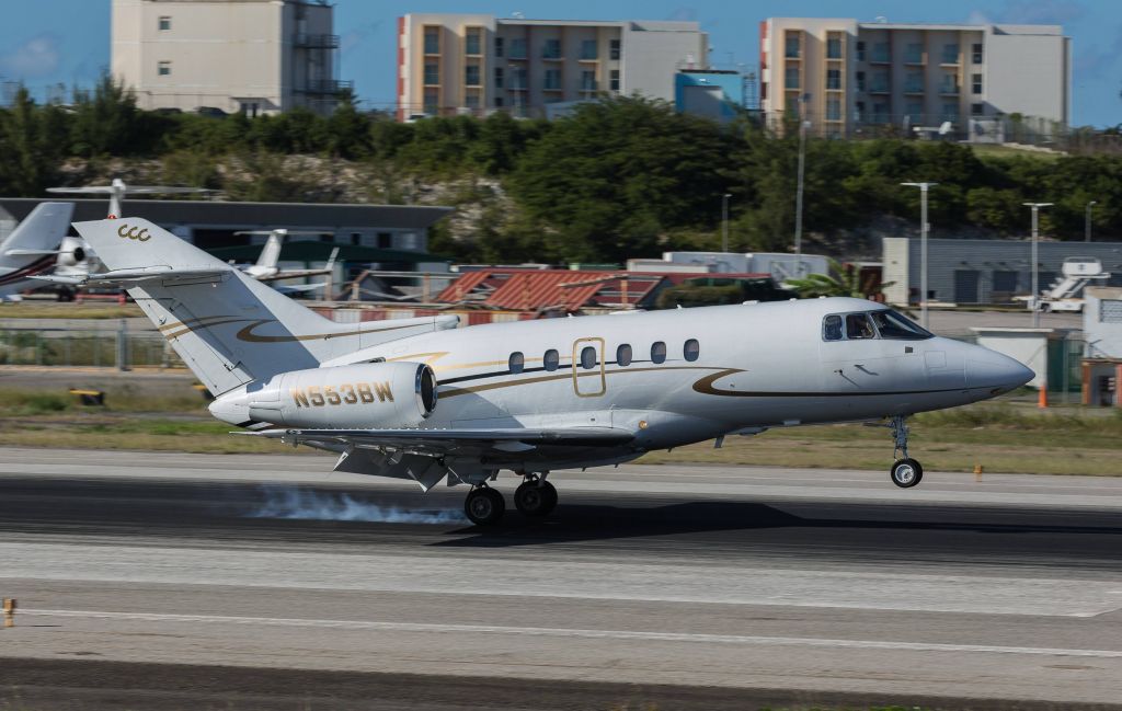 Hawker 800 (N553BW)