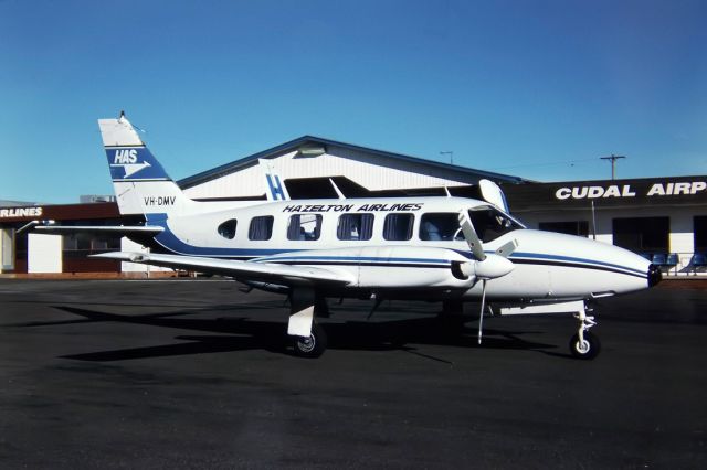 VH-DMV — - HAZELTON AIRLINES - PIPER PA-31-350 CHIEFTON - REG : VH-DMV (CN 31/7405487) - CUDAL AIRPORT NSW. AUSTRALIA - YCUA 26/6/1988 35MM SLIDE CONVERSION USING A LIGHTBOX AND A NIKON L810 DIGITAL CAMERA IN THE MACRO MODE