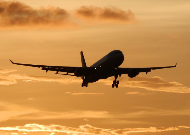 Airbus A330-300 (EC-MAA)